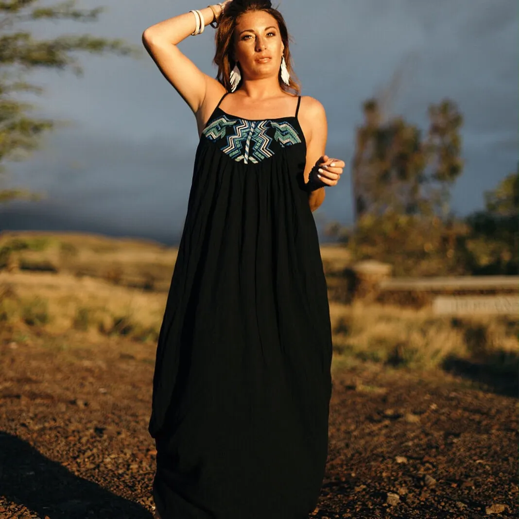 Black Pleated Maxi Dress w/accent