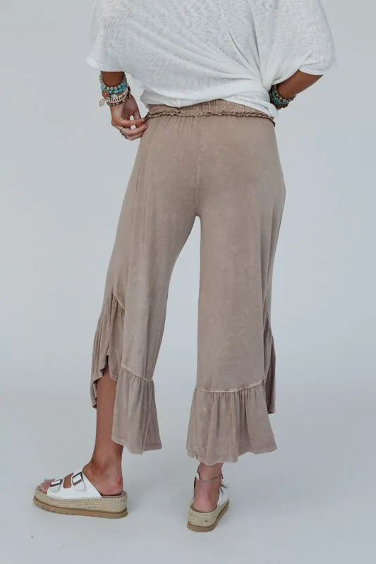 Pebble Shore Ruffle Pants - Taupe