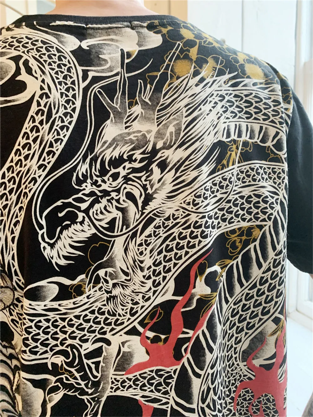 The Dragon VS Tiger embroidery T-Shirt (Black)